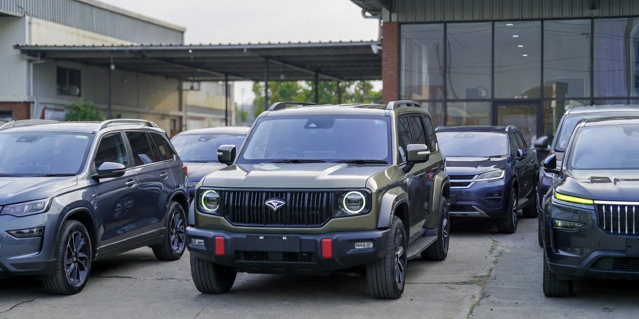 JSW Jetour T2 compared with premium SUV competitors.