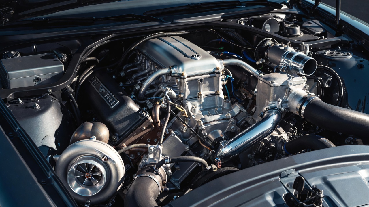 Turbocharged 6.75-liter V8 engine of the Bentley Continental R.