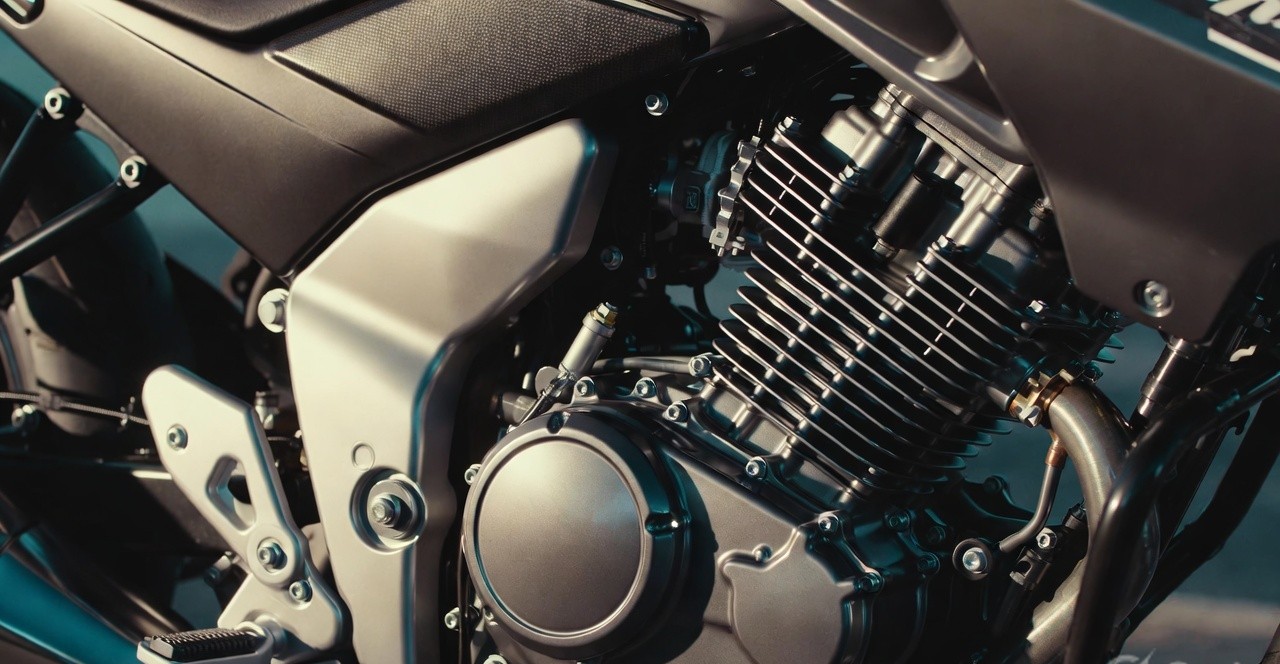 300cc engine of TVS Apache RTX 300 highlighting performance and engineering.